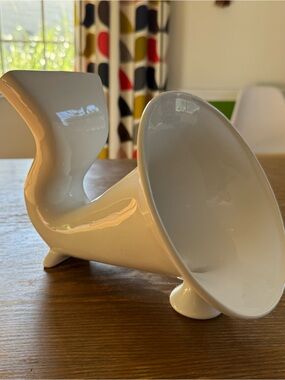 White Ceramic Smartphone Amplifier Speaker - La Tavola